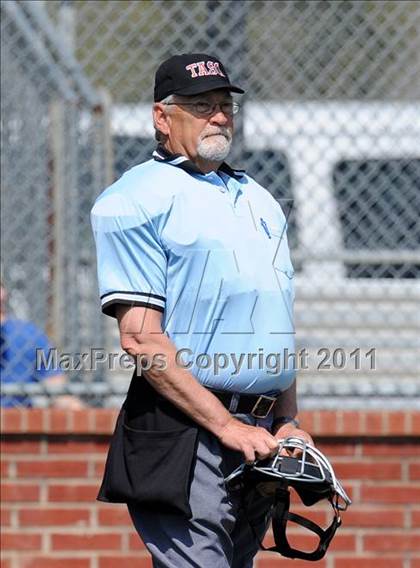 Thumbnail 3 in Berkner vs. Lee (Yellow Rose Classic) photogallery.