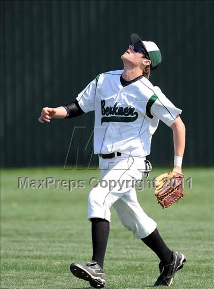 Thumbnail 1 in Berkner vs. Lee (Yellow Rose Classic) photogallery.