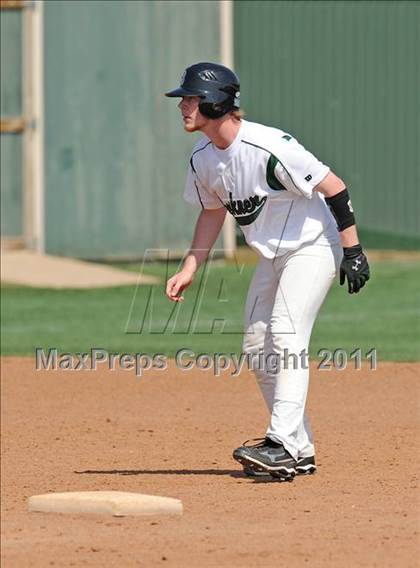Thumbnail 3 in Berkner vs. Lee (Yellow Rose Classic) photogallery.