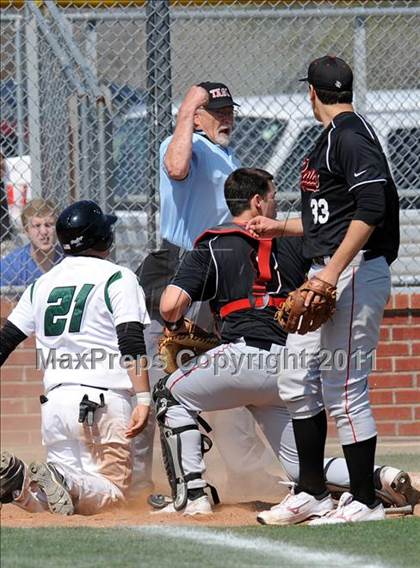 Thumbnail 1 in Berkner vs. Lee (Yellow Rose Classic) photogallery.