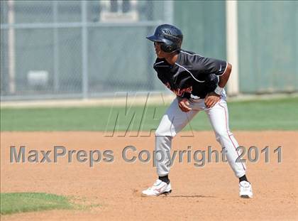 Thumbnail 3 in Berkner vs. Lee (Yellow Rose Classic) photogallery.
