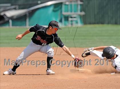 Thumbnail 3 in Berkner vs. Lee (Yellow Rose Classic) photogallery.