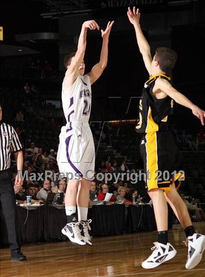 Thumbnail 3 in Walsh vs. Caliche (CHSAA 1A Final Four) photogallery.