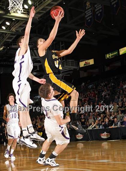 Thumbnail 2 in Walsh vs. Caliche (CHSAA 1A Final Four) photogallery.