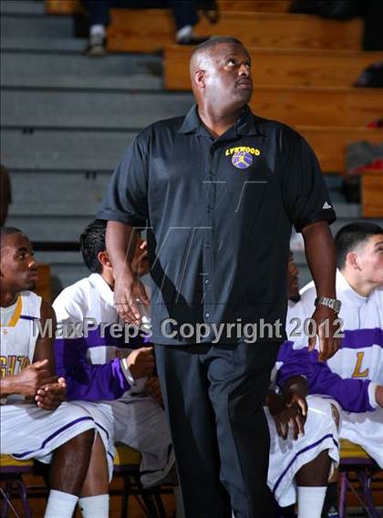 Thumbnail 3 in Dominguez vs. Lynwood photogallery.