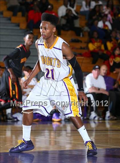 Thumbnail 2 in Dominguez vs. Lynwood photogallery.