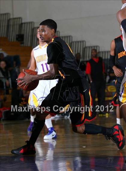 Thumbnail 3 in Dominguez vs. Lynwood photogallery.