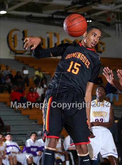 Thumbnail 2 in Dominguez vs. Lynwood photogallery.