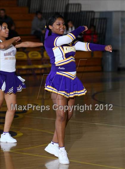 Thumbnail 3 in Dominguez vs. Lynwood photogallery.