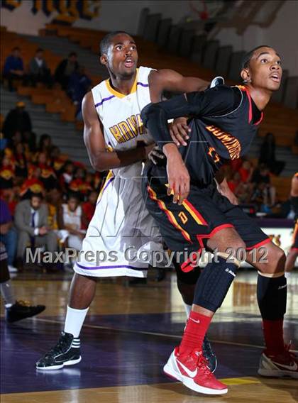 Thumbnail 2 in Dominguez vs. Lynwood photogallery.