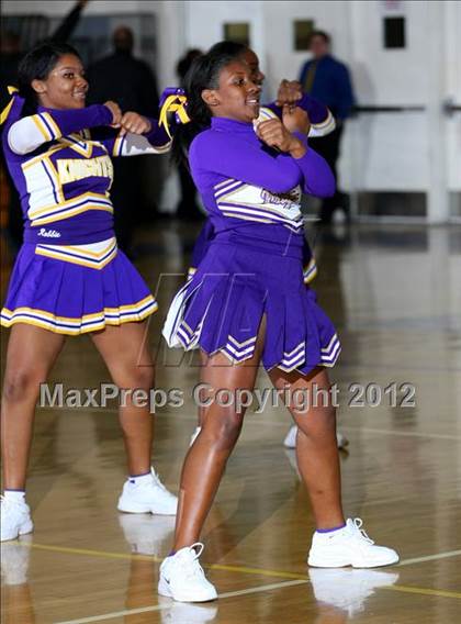 Thumbnail 2 in Dominguez vs. Lynwood photogallery.