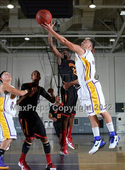 Thumbnail 2 in Dominguez vs. Lynwood photogallery.