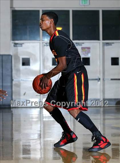 Thumbnail 2 in Dominguez vs. Lynwood photogallery.