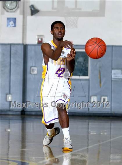 Thumbnail 2 in Dominguez vs. Lynwood photogallery.