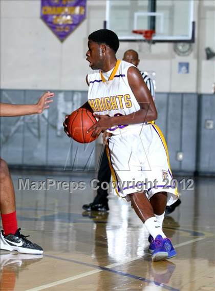 Thumbnail 3 in Dominguez vs. Lynwood photogallery.