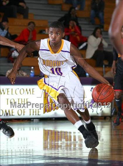 Thumbnail 2 in Dominguez vs. Lynwood photogallery.