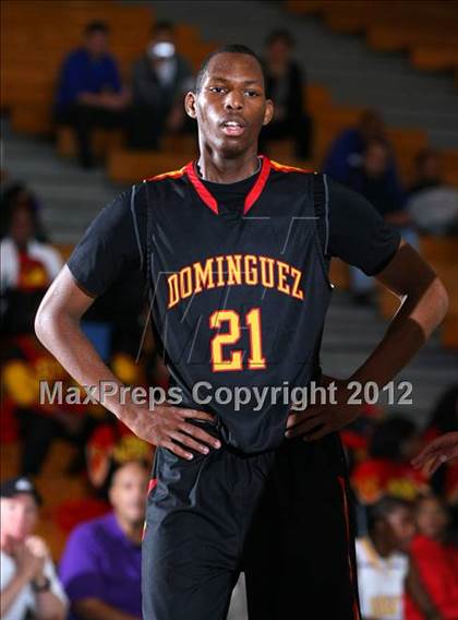 Thumbnail 2 in Dominguez vs. Lynwood photogallery.