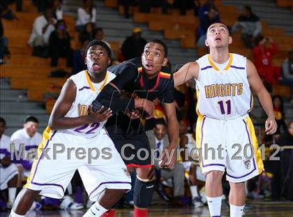 Thumbnail 2 in Dominguez vs. Lynwood photogallery.
