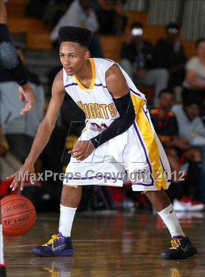 Thumbnail 3 in Dominguez vs. Lynwood photogallery.