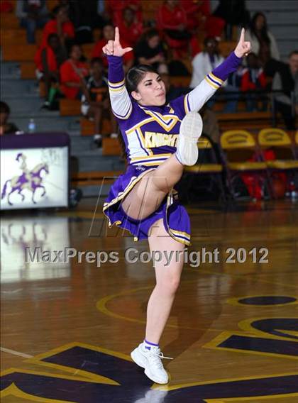 Thumbnail 3 in Dominguez vs. Lynwood photogallery.