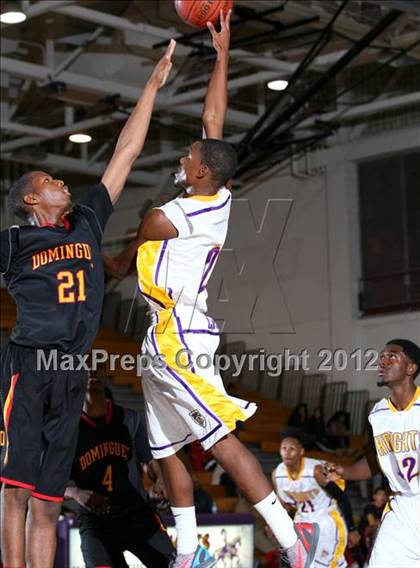 Thumbnail 3 in Dominguez vs. Lynwood photogallery.