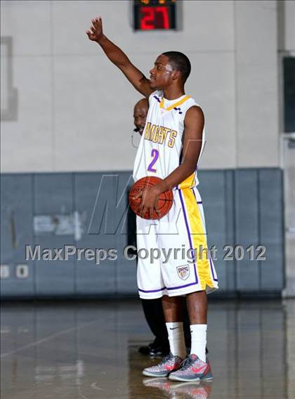 Thumbnail 3 in Dominguez vs. Lynwood photogallery.
