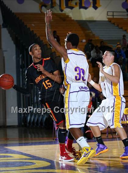 Thumbnail 3 in Dominguez vs. Lynwood photogallery.