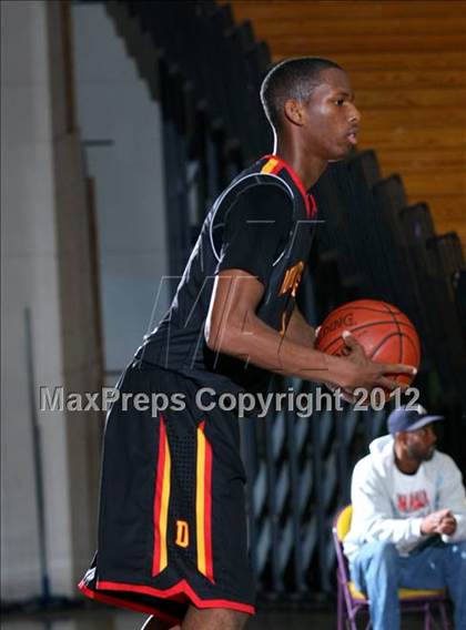 Thumbnail 2 in Dominguez vs. Lynwood photogallery.