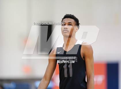 Thumbnail 3 in Long Island Lutheran vs. Bishop Walsh (Metro Classic) photogallery.