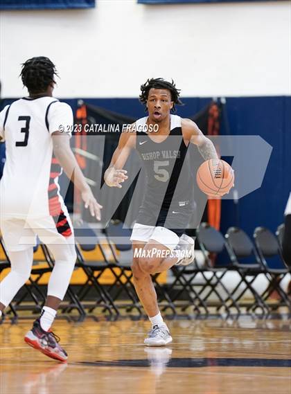 Thumbnail 3 in Long Island Lutheran vs. Bishop Walsh (Metro Classic) photogallery.