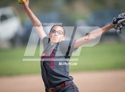 Thumbnail 2 in Village Christian vs. Santa Paula photogallery.
