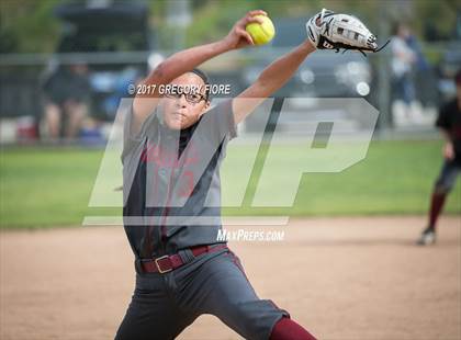 Thumbnail 2 in Village Christian vs. Santa Paula photogallery.