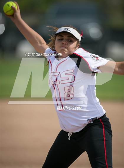 Thumbnail 3 in Village Christian vs. Santa Paula photogallery.
