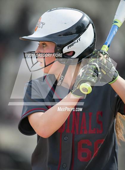 Thumbnail 1 in Village Christian vs. Santa Paula photogallery.