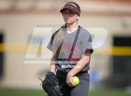 Thumbnail 3 in Village Christian vs. Santa Paula photogallery.