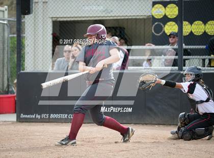 Thumbnail 3 in Village Christian vs. Santa Paula photogallery.