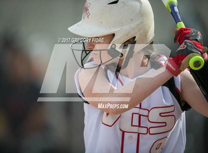 Thumbnail 3 in Village Christian vs. Santa Paula photogallery.