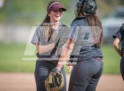 Thumbnail 3 in Village Christian vs. Santa Paula photogallery.