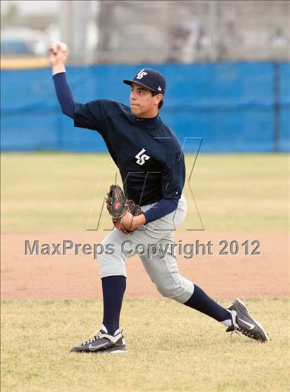 Thumbnail 1 in La Salle @ Cathedral City photogallery.
