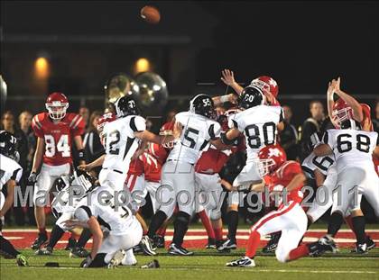 Thumbnail 2 in Howe @ Ponder photogallery.