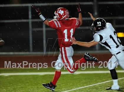 Thumbnail 3 in Howe @ Ponder photogallery.