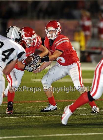 Thumbnail 3 in Howe @ Ponder photogallery.