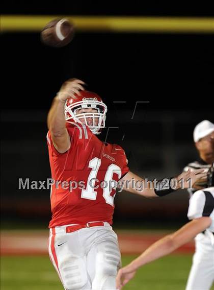Thumbnail 1 in Howe @ Ponder photogallery.
