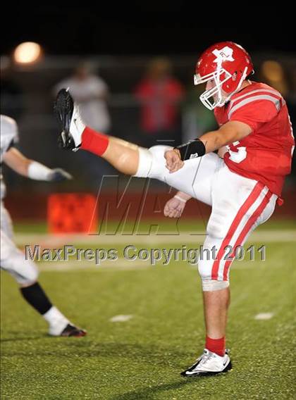 Thumbnail 2 in Howe @ Ponder photogallery.