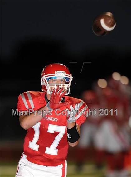 Thumbnail 1 in Howe @ Ponder photogallery.