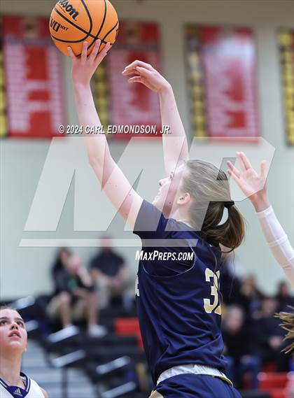 Thumbnail 1 in Brentwood vs. Independence photogallery.