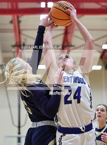 Thumbnail 1 in Brentwood vs. Independence photogallery.