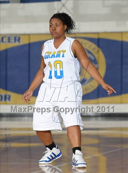 Thumbnail 2 in Palo Alto vs. Grant (Grant Winterfest) photogallery.