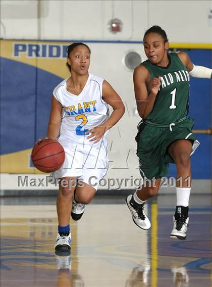 Thumbnail 3 in Palo Alto vs. Grant (Grant Winterfest) photogallery.