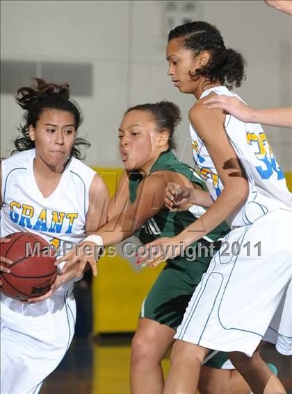 Thumbnail 1 in Palo Alto vs. Grant (Grant Winterfest) photogallery.